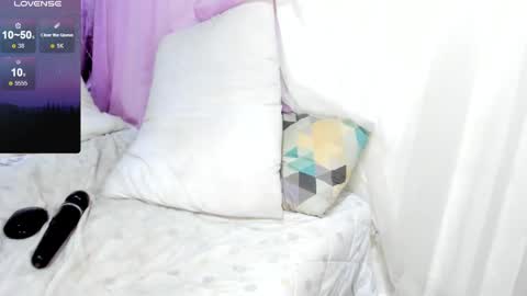 misskiity_ online show from December 2, 11:34 am