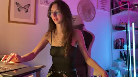 Snapshot of misslalii chatting on May 26, 7:43 pm misslalii online show from May 26, 7:43 pm