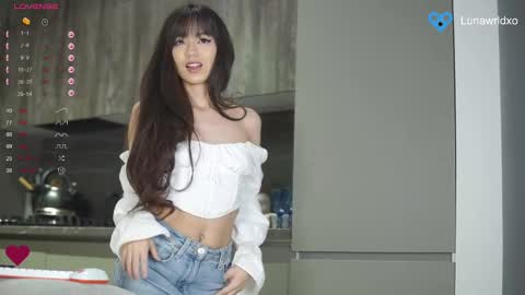 Snapshot of misslunacutie chatting on February 16, 4:31 am misslunacutie online show from February 16, 4:31 am