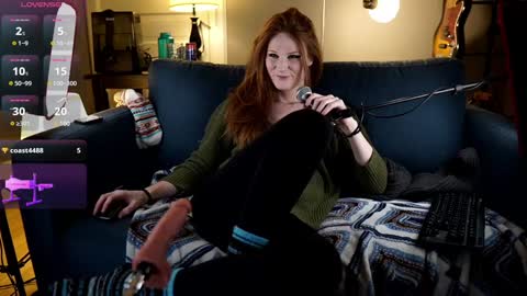 Snapshot of missmelodylane chatting on December 18, 11:08 pm Melody Lane online show from December 18, 11:08 pm