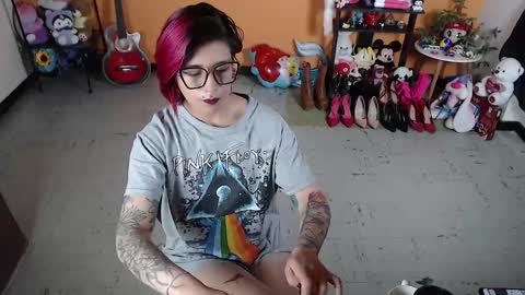 Snapshot of missmia2 chatting on December 21, 12:49 pm Miss Mia online show from December 21, 12:49 pm