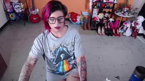 Snapshot of missmia2 chatting on December 21, 4:14 pm Miss Mia online show from December 21, 4:14 pm