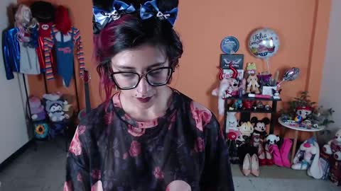 Snapshot of missmia2 chatting on December 28, 11:05 pm Miss Mia online show from December 28, 11:05 pm