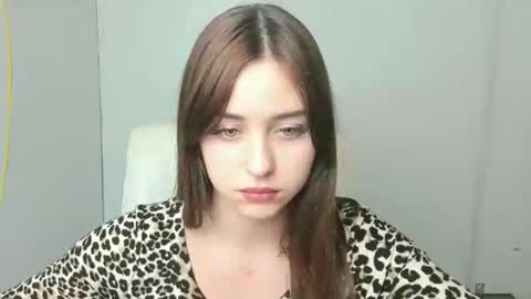 Mia online show from November 12, 12:49 pm