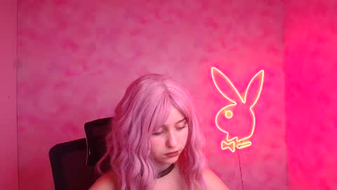 Mia online show from November 17, 10:59 pm