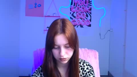 Mia online show from December 5, 7:21 pm