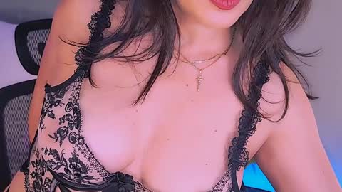 Mina online show from November 2, 2:58 am