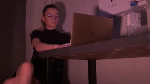 Snapshot of missmiroslava chatting on March 4, 3:18 pm missmiroslava online show from March 4, 3:18 pm