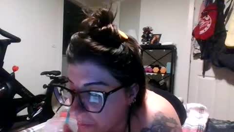 MissMona online show from April 2, 1:47 am