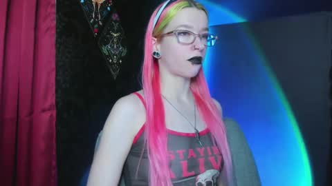 Snapshot of missnikkivill chatting on February 22, 5:02 am Mistress Nikki Vill online show from February 22, 5:02 am