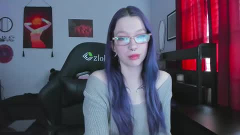 Snapshot of missnikkivill chatting on February 19, 3:52 pm Mistress Nikki Vill online show from February 19, 3:52 pm
