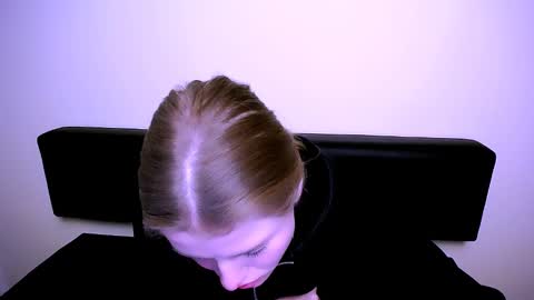 Snapshot of missoliviaa_ chatting on January 31, 2:49 pm Olivia online show from January 31, 2:49 pm