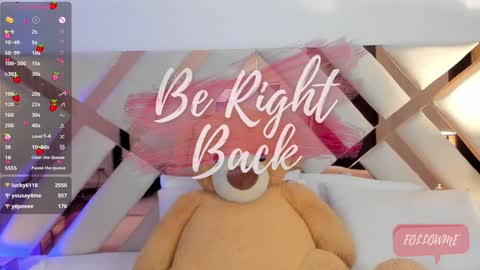 Snapshot of misspaulina__ chatting on December 20, 8:38 am Pau Giraldo online show from December 20, 8:38 am