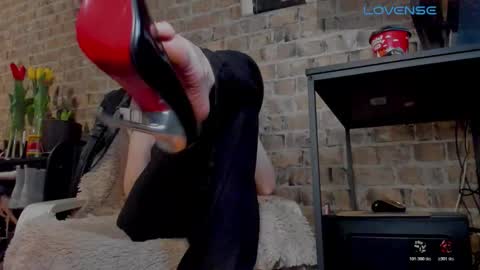 Miss Venus online show from March 9, 7:56 am