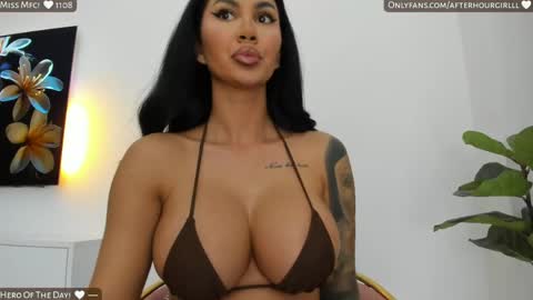 Renata online show from April 18, 7:18 pm