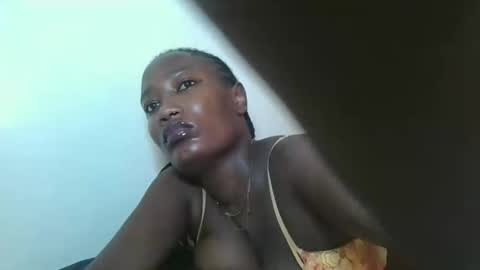 Snapshot of missprettygal chatting on May 12, 10:23 am pretty gal online show from May 12, 10:23 am