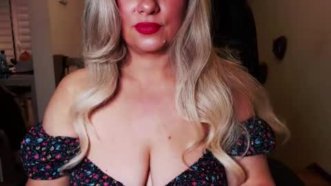 Snapshot of missqueen1416 chatting on March 12, 9:45 pm Missqueen1416 online show from March 12, 9:45 pm