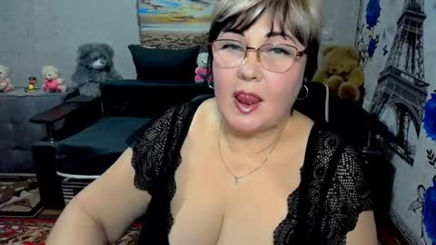 Snapshot of missritabella chatting on February 19, 7:27 pm Rita online show from February 19, 7:27 pm