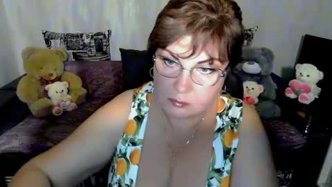 Snapshot of missritabella chatting on October 13, 5:35 pm Rita online show from October 13, 5:35 pm