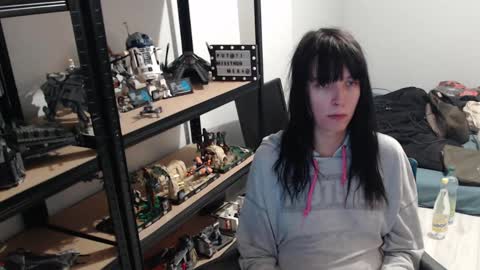 missthon online show from February 4, 9:10 pm