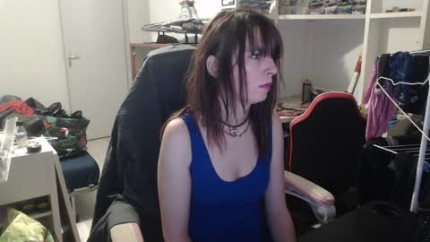 missthon online show from March 1, 11:45 am