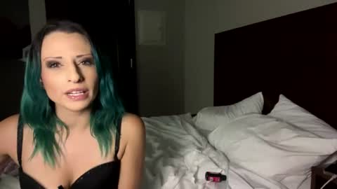 misstinkerbell21 online show from July 10, 7:49 pm