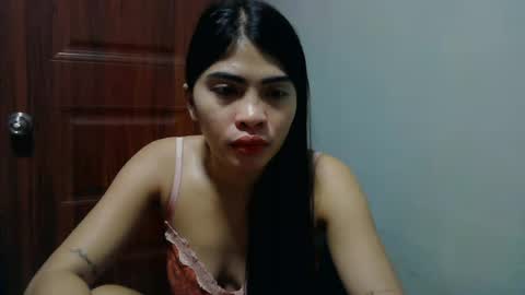 Snapshot of missunknownxoxo chatting on June 17, 2:36 am sofia online show from June 17, 2:36 am