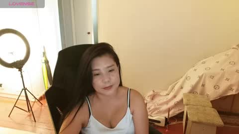 Snapshot of missvalday chatting on June 2, 7:43 am Val online show from June 2, 7:43 am