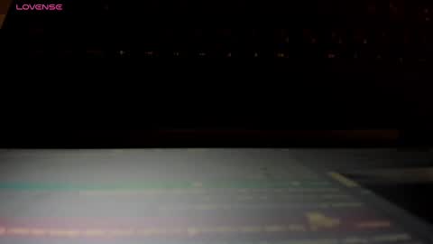 Snapshot of missvalery1 chatting on December 10, 11:40 pm missvalery1 online show from December 10, 11:40 pm