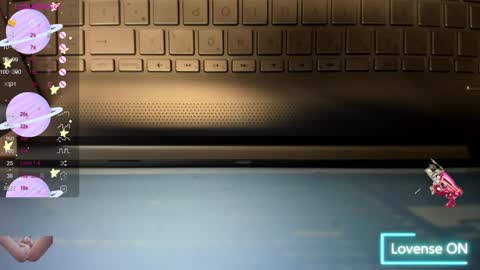 Snapshot of missvalery1 chatting on December 12, 11:36 pm missvalery1 online show from December 12, 11:36 pm