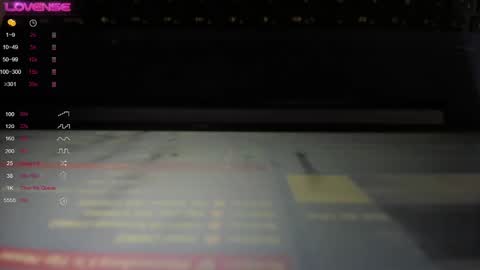 Snapshot of missvalery1 chatting on December 18, 11:19 pm missvalery1 online show from December 18, 11:19 pm