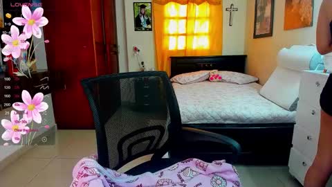 Snapshot of missvalery1 chatting on September 16, 8:54 pm missvalery1 online show from September 16, 8:54 pm