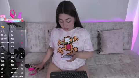 Snapshot of missweetpeach chatting on June 24, 8:19 pm Pau OFmissweetpeach online show from June 24, 8:19 pm