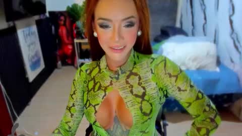 Snapshot of misswet1wild chatting on February 1, 10:41 pm glorious Trans online show from February 1, 10:41 pm