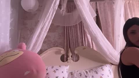 missymacx online show from April 4, 5:27 am