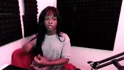 Snapshot of missymixingmiss chatting on January 6, 6:33 pm lauren online show from January 6, 6:33 pm