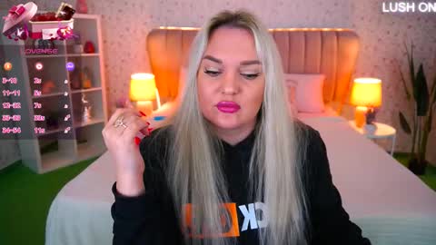 missyymarty online show from January 19, 8:40 am