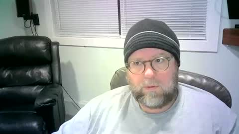 Snapshot of mister_happy567 chatting on February 12, 2:56 am Mr. Happy online show from February 12, 2:56 am