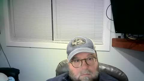 Snapshot of mister_happy567 chatting on February 18, 1:54 am Mr. Happy online show from February 18, 1:54 am