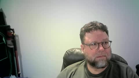 Snapshot of mister_happy567 chatting on September 25, 7:23 am Mr. Happy online show from September 25, 7:23 am