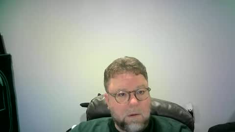 Snapshot of mister_happy567 chatting on October 9, 5:16 am Mr. Happy online show from October 9, 5:16 am