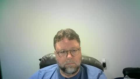 Snapshot of mister_happy567 chatting on October 12, 5:39 am Mr. Happy online show from October 12, 5:39 am