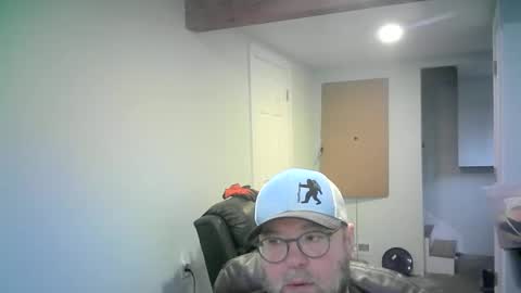 Mr. Happy online show from February 22, 6:06 pm