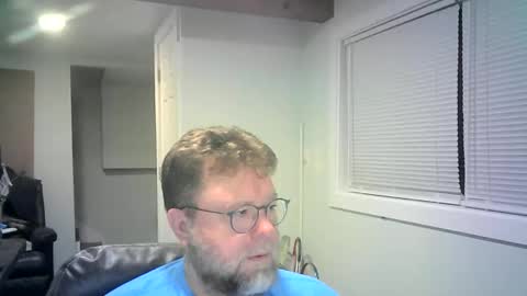 Snapshot of mister_happy567 chatting on June 6, 7:24 am Mr. Happy online show from June 6, 7:24 am