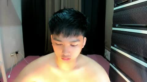 Snapshot of mister_officer chatting on April 13, 6:19 am SAINT SACHI will make your day online show from April 13, 6:19 am
