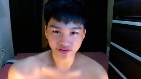 Snapshot of mister_officer chatting on April 20, 4:21 pm SAINT SACHI will make your day online show from April 20, 4:21 pm