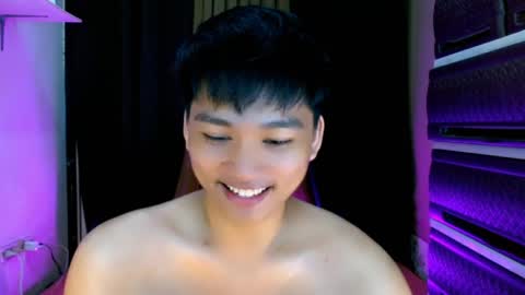 Snapshot of mister_officer chatting on April 22, 5:58 pm SAINT SACHI will make your day online show from April 22, 5:58 pm