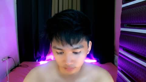 Snapshot of mister_officer chatting on April 23, 5:48 pm SAINT SACHI will make your day online show from April 23, 5:48 pm