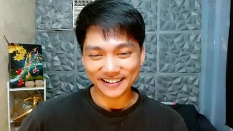 Snapshot of mister_officer chatting on May 1, 1:32 am SAINT SACHI will make your day online show from May 1, 1:32 am
