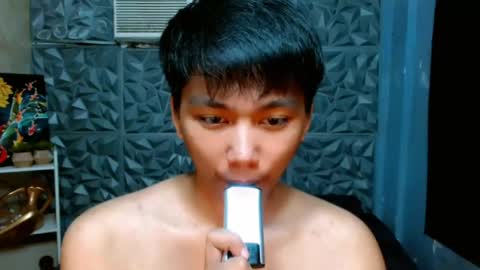 Snapshot of mister_officer chatting on May 8, 10:15 pm SAINT SACHI will make your day online show from May 8, 10:15 pm